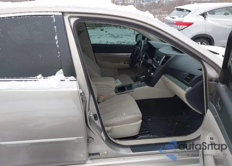 2014 Subaru Legacy 2.5I Premium из США, поврежденный, VIN 4S3BMBC63E3005837